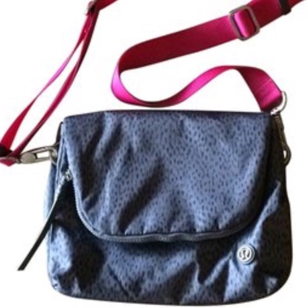 Lulu lemon cross body bag